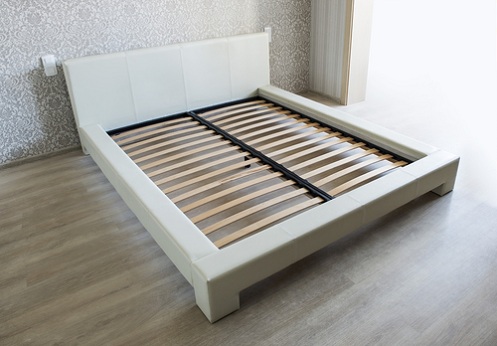how wide is a bed frame